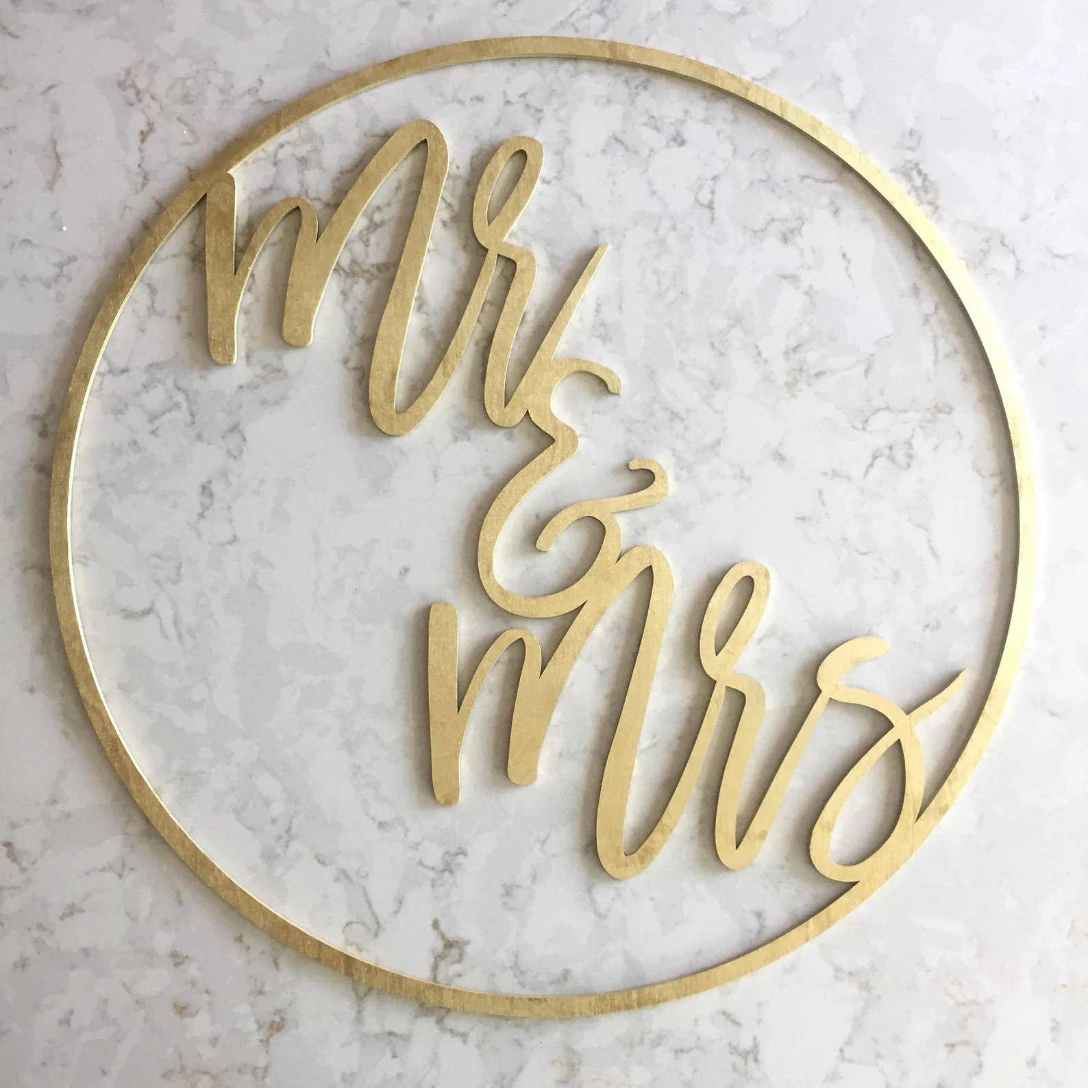 Mr & Mrs Circle Sign